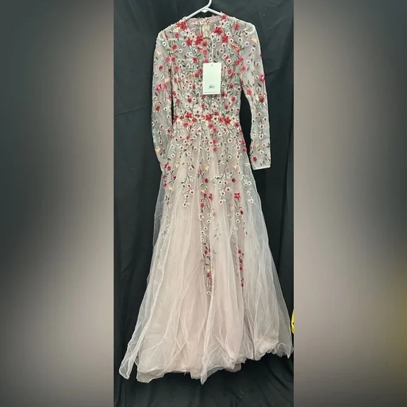 Mac Duggal 20334 NWT Elegant Floral Embroidered Gown - Picture 5 of 7